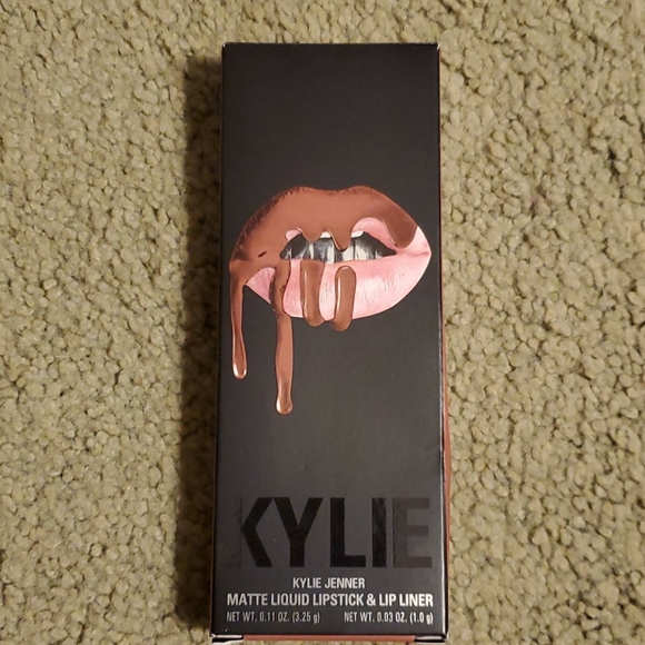 Kylie Cosmetics matte liquid lipstick and liner